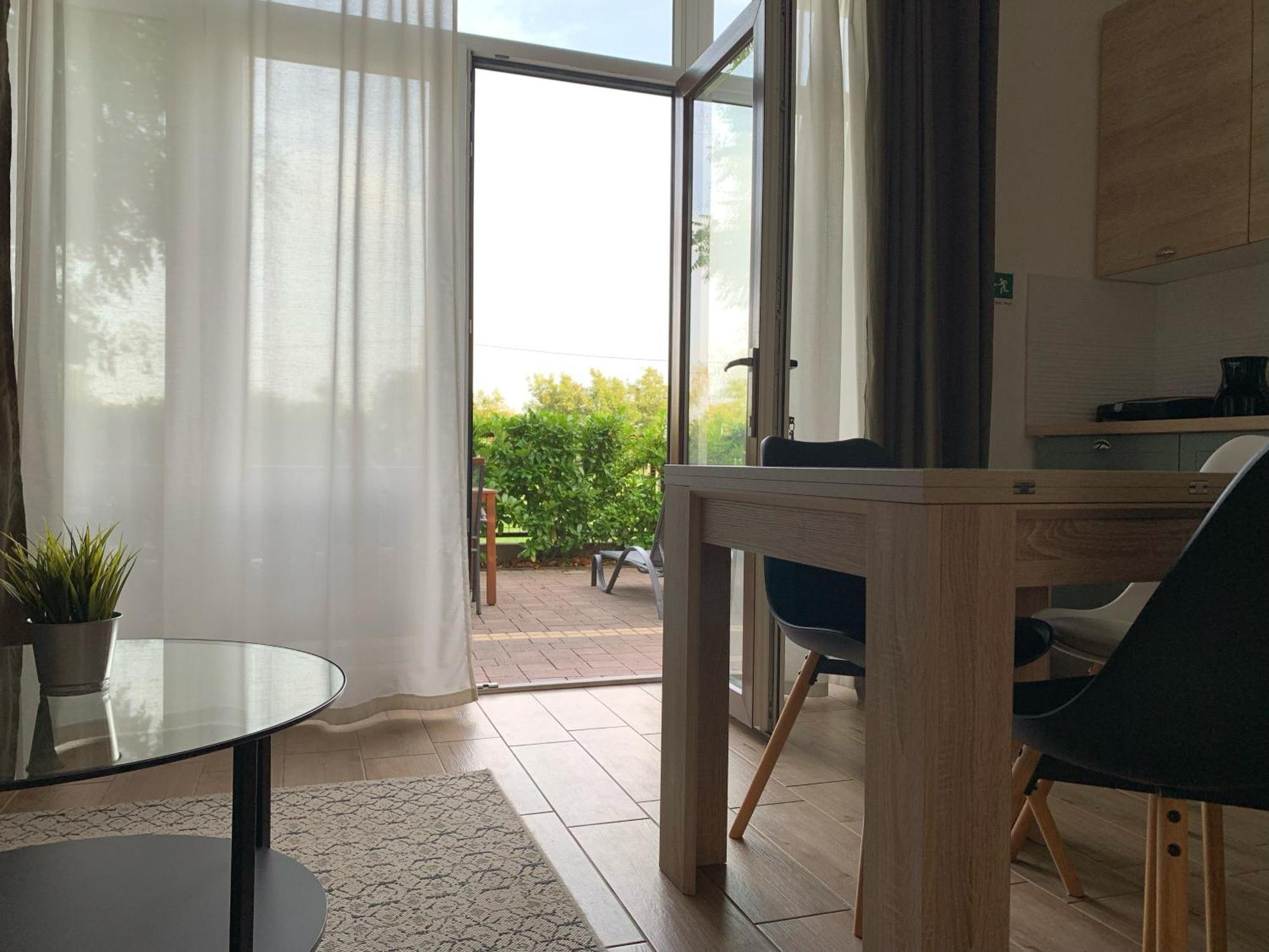 Noar Enjoy Your Stay Oresje Exterior foto